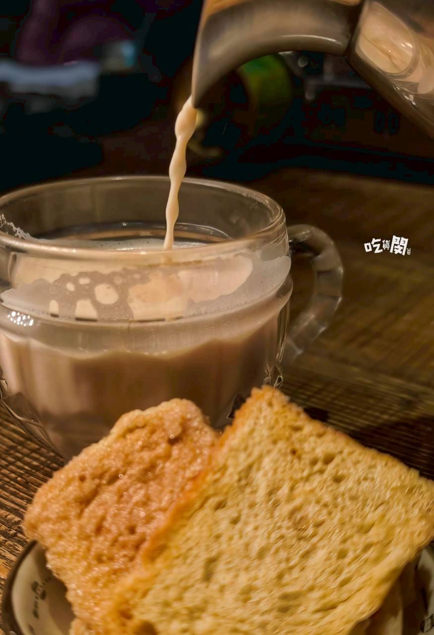 多一點咖啡文化館｜高雄苓雅｜被早午餐耽誤的超狂鍋物，牛奶、壽喜燒必吃！