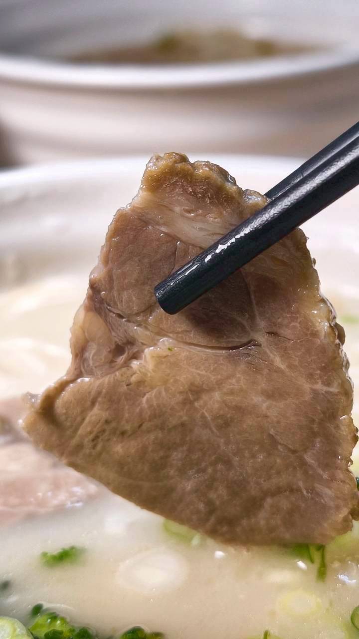 夢想麵館｜儒哥開箱的麵必須來吃一下，對得起價格的99元紅燒牛肉麵，吃過沒？