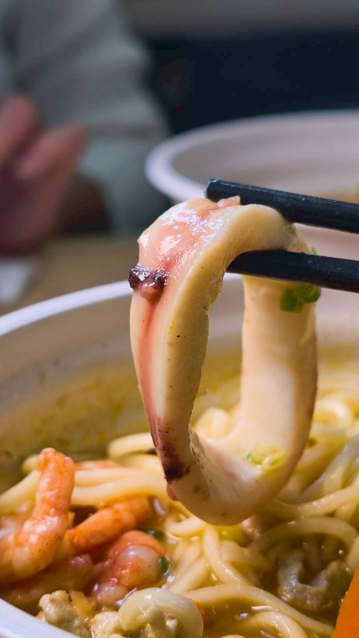 夢想麵館｜儒哥開箱的麵必須來吃一下，對得起價格的99元紅燒牛肉麵，吃過沒？