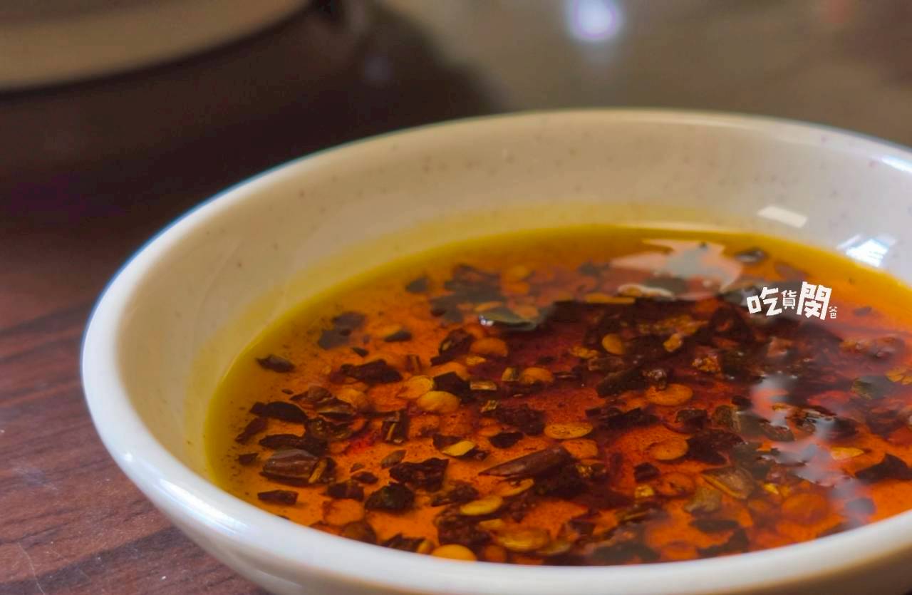 雲饗牛肉麵|高雄鳳山|牛肉麵紅燒夠味涮嘴!餛飩麵小巧飽嘴!不輸老字號! - 第23張圖 雲饗牛肉麵|高雄鳳山|牛肉麵紅燒夠味涮嘴!餛飩麵小巧飽嘴!不輸老字號!