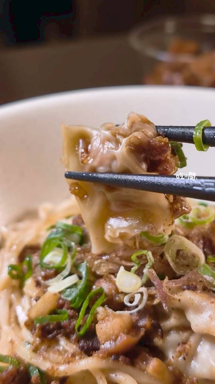雲饗牛肉麵|高雄鳳山|牛肉麵紅燒夠味涮嘴!餛飩麵小巧飽嘴!不輸老字號! - 第31張圖 雲饗牛肉麵|高雄鳳山|牛肉麵紅燒夠味涮嘴!餛飩麵小巧飽嘴!不輸老字號!