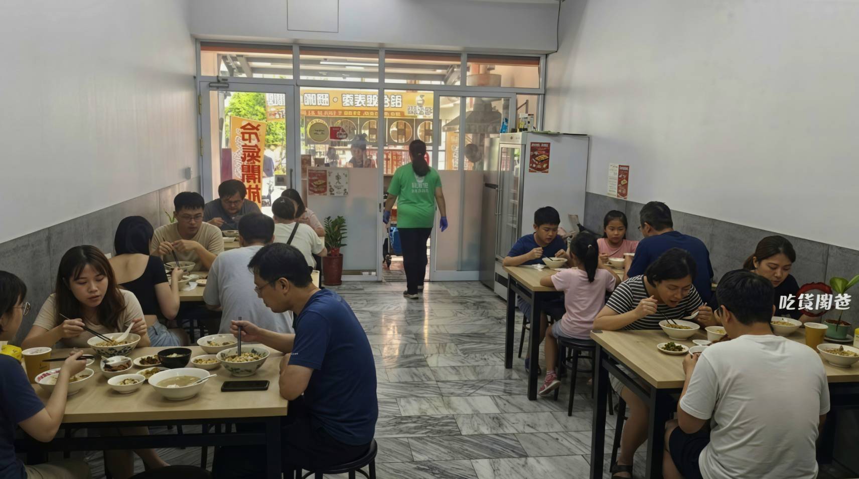 萬客臨彩色麵疙瘩｜高雄屏東｜必吃麵疙瘩、臭豆腐、鍋燒、咖哩飯，一吃愛上！