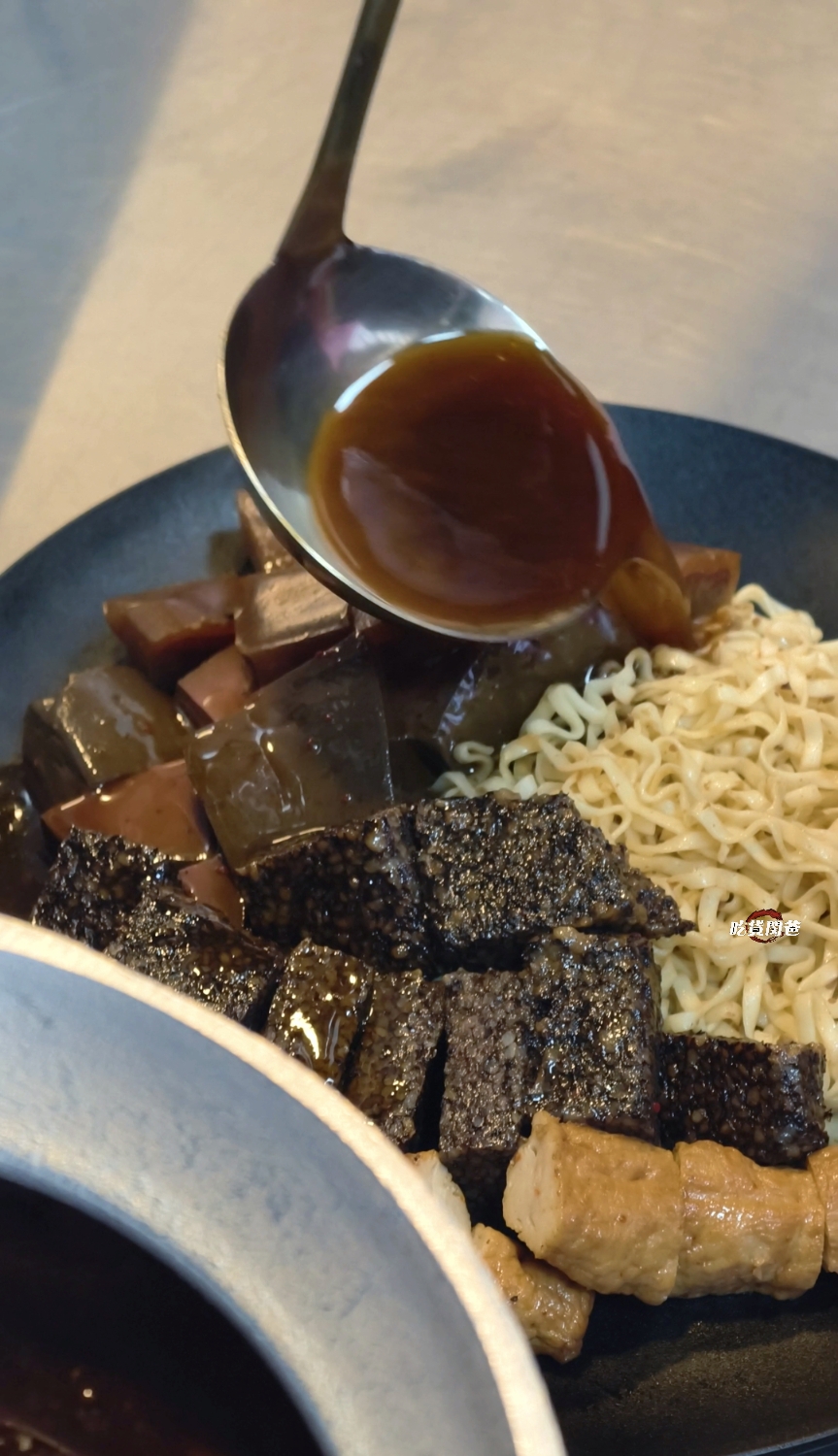 秘醬滷味｜高雄楠梓｜全台最大超人氣連鎖冷滷，晚餐、消夜、追劇、下酒新選擇！