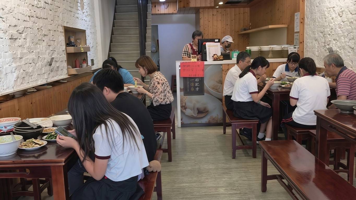 菜市仔嬤左營汾陽餛飩｜高雄左營餛飩一條街，我最愛這一間，吃過嗎?