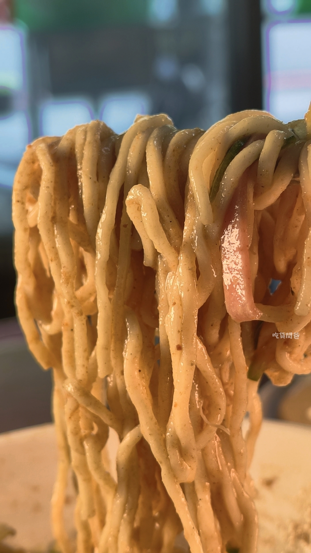 果貿泉記涼麵｜高雄左營｜這間涼麵很可以，還有翻倍美味的隱藏版吃法！