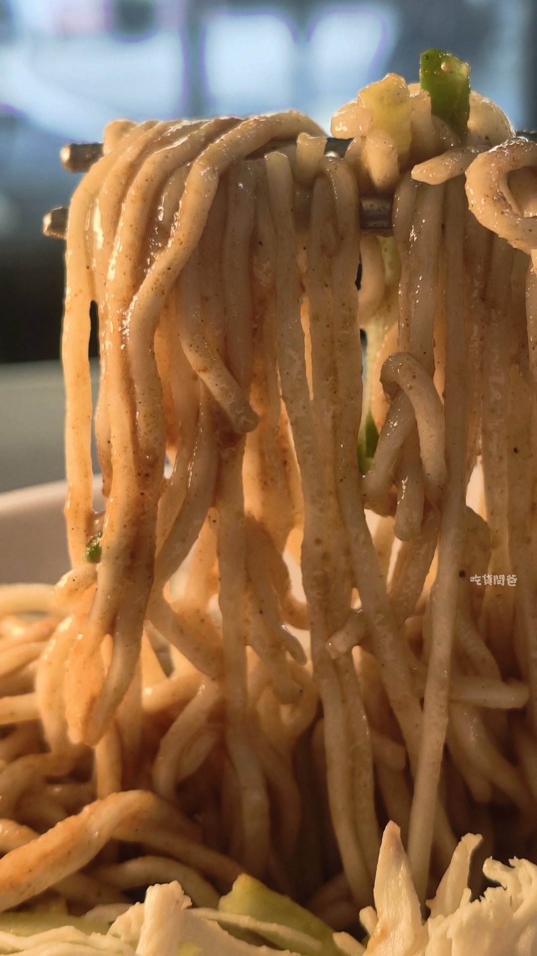 果貿泉記涼麵｜高雄左營｜這間涼麵很可以，還有翻倍美味的隱藏版吃法！