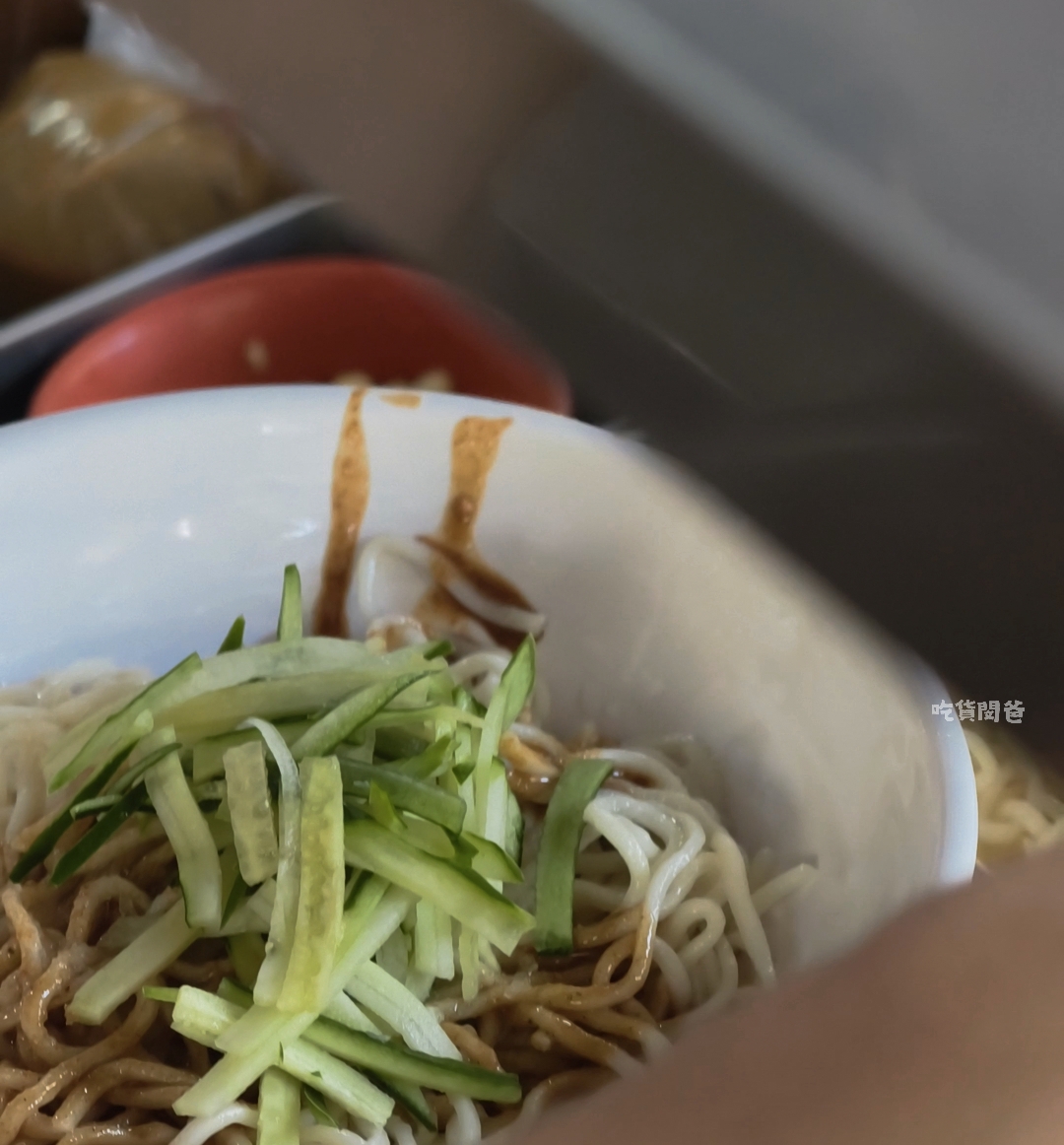 果貿泉記涼麵｜高雄左營｜這間涼麵很可以，還有翻倍美味的隱藏版吃法！