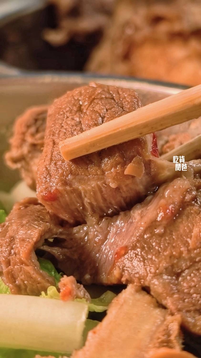 売牛原汁牛肉麵｜高雄鳳山｜紅燒超夠味！限量牛軟骨、牛三寶乾拌麵必吃！