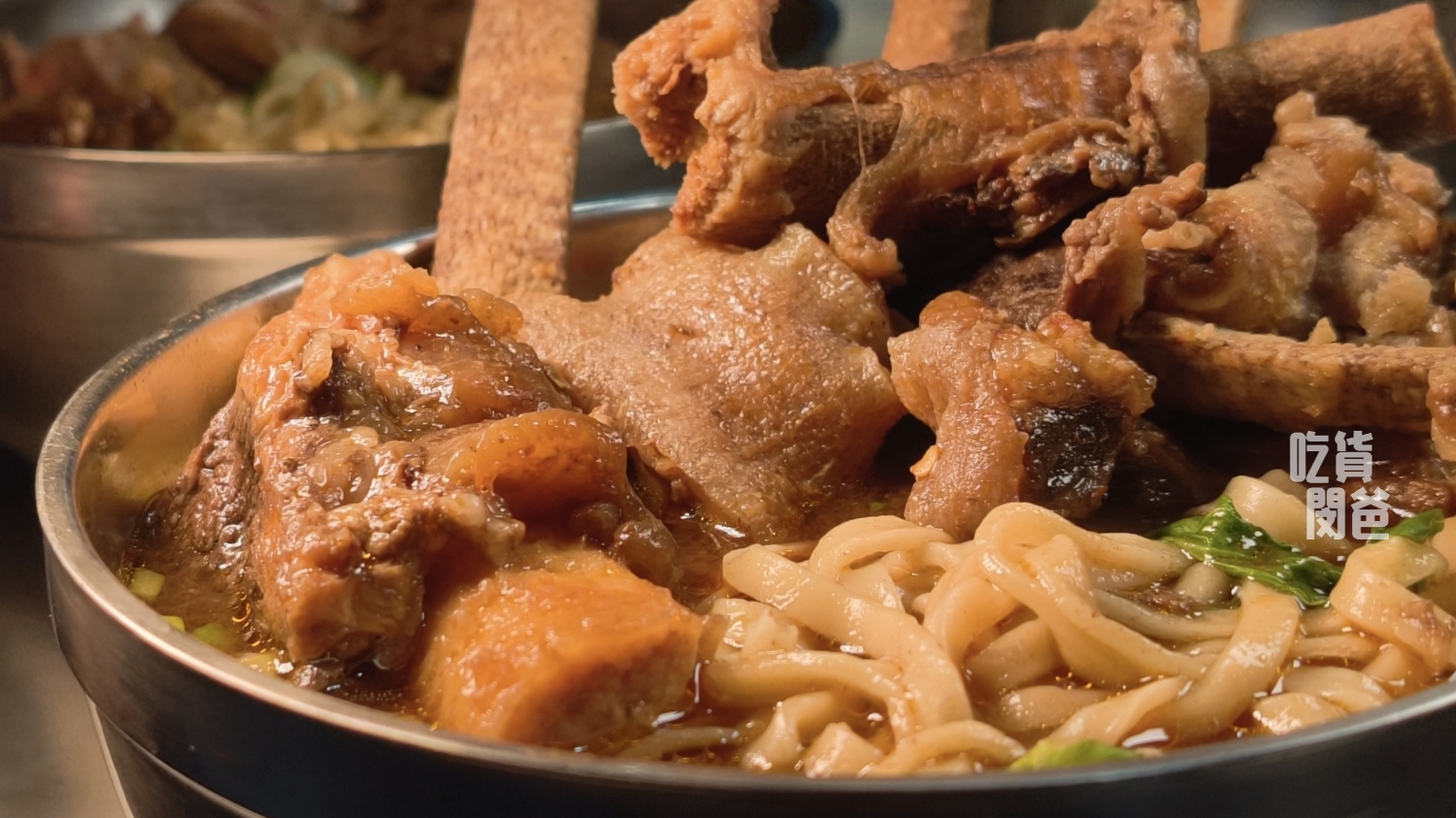 売牛原汁牛肉麵｜高雄鳳山｜紅燒超夠味！限量牛軟骨、牛三寶乾拌麵必吃！