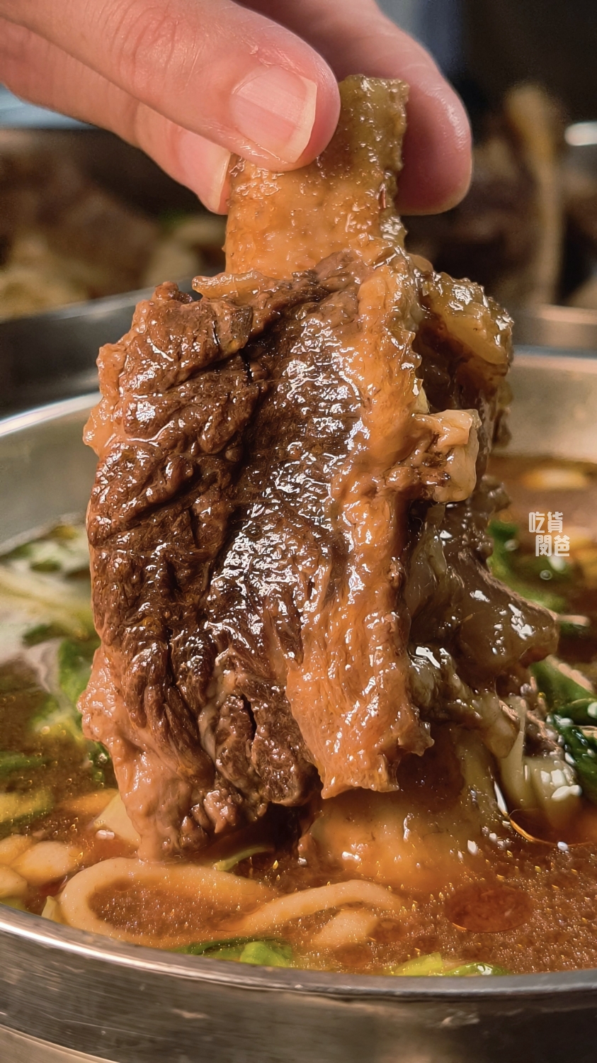 売牛原汁牛肉麵｜高雄鳳山｜紅燒超夠味！限量牛軟骨、牛三寶乾拌麵必吃！