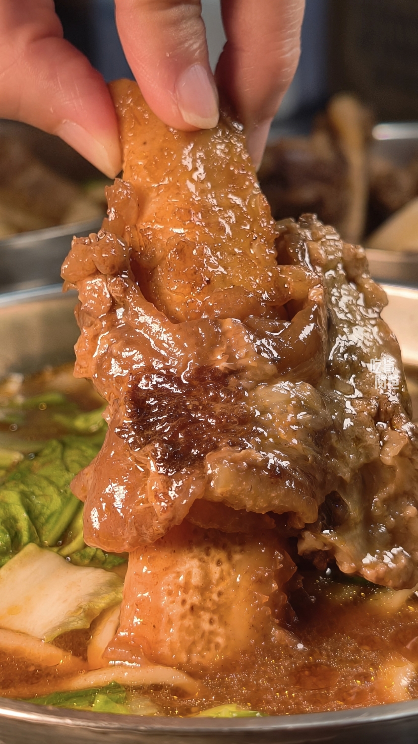 売牛原汁牛肉麵｜高雄鳳山｜紅燒超夠味！限量牛軟骨、牛三寶乾拌麵必吃！