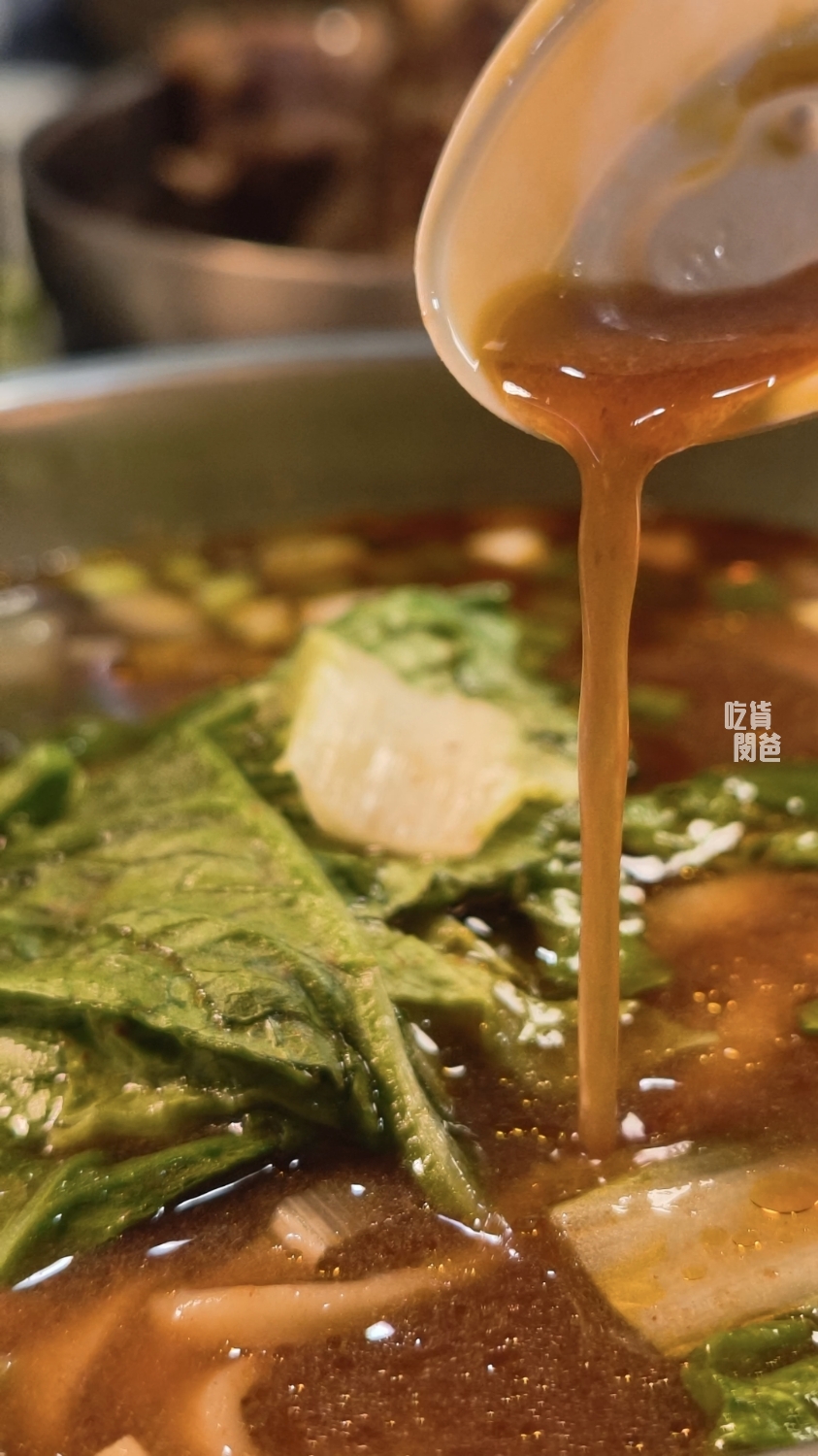 売牛原汁牛肉麵｜高雄鳳山｜紅燒超夠味！限量牛軟骨、牛三寶乾拌麵必吃！