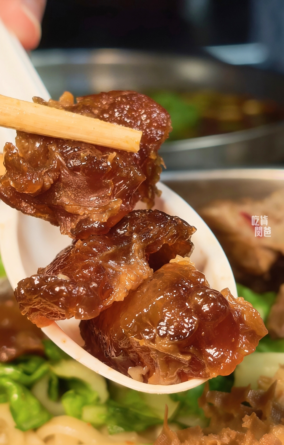 売牛原汁牛肉麵｜高雄鳳山｜紅燒超夠味！限量牛軟骨、牛三寶乾拌麵必吃！