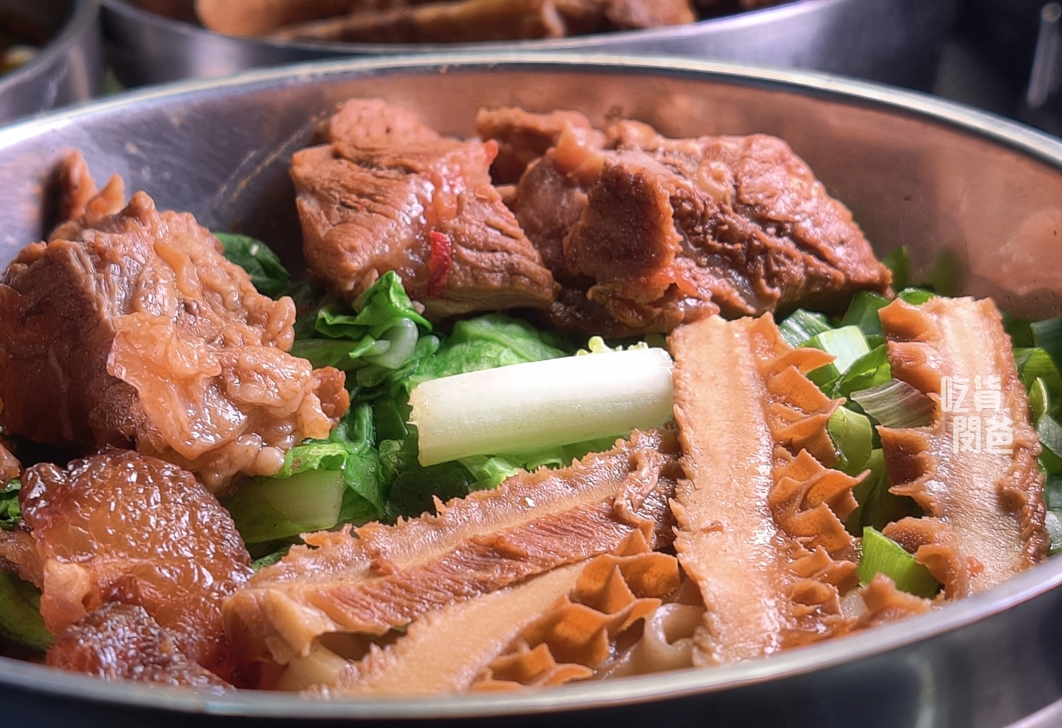 売牛原汁牛肉麵｜高雄鳳山｜紅燒超夠味！限量牛軟骨、牛三寶乾拌麵必吃！