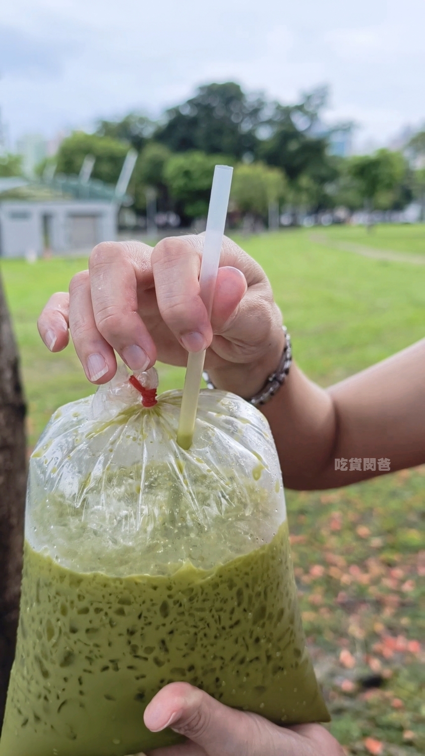 檸檬葉泰國菜|隱藏在黃昏市場的好店!泰奶必喝!涼拌青木瓜必吃!慢來秒殺.. - 第16張圖 檸檬葉泰國菜|隱藏在黃昏市場的好店!泰奶必喝!涼拌青木瓜必吃!慢來秒殺..
